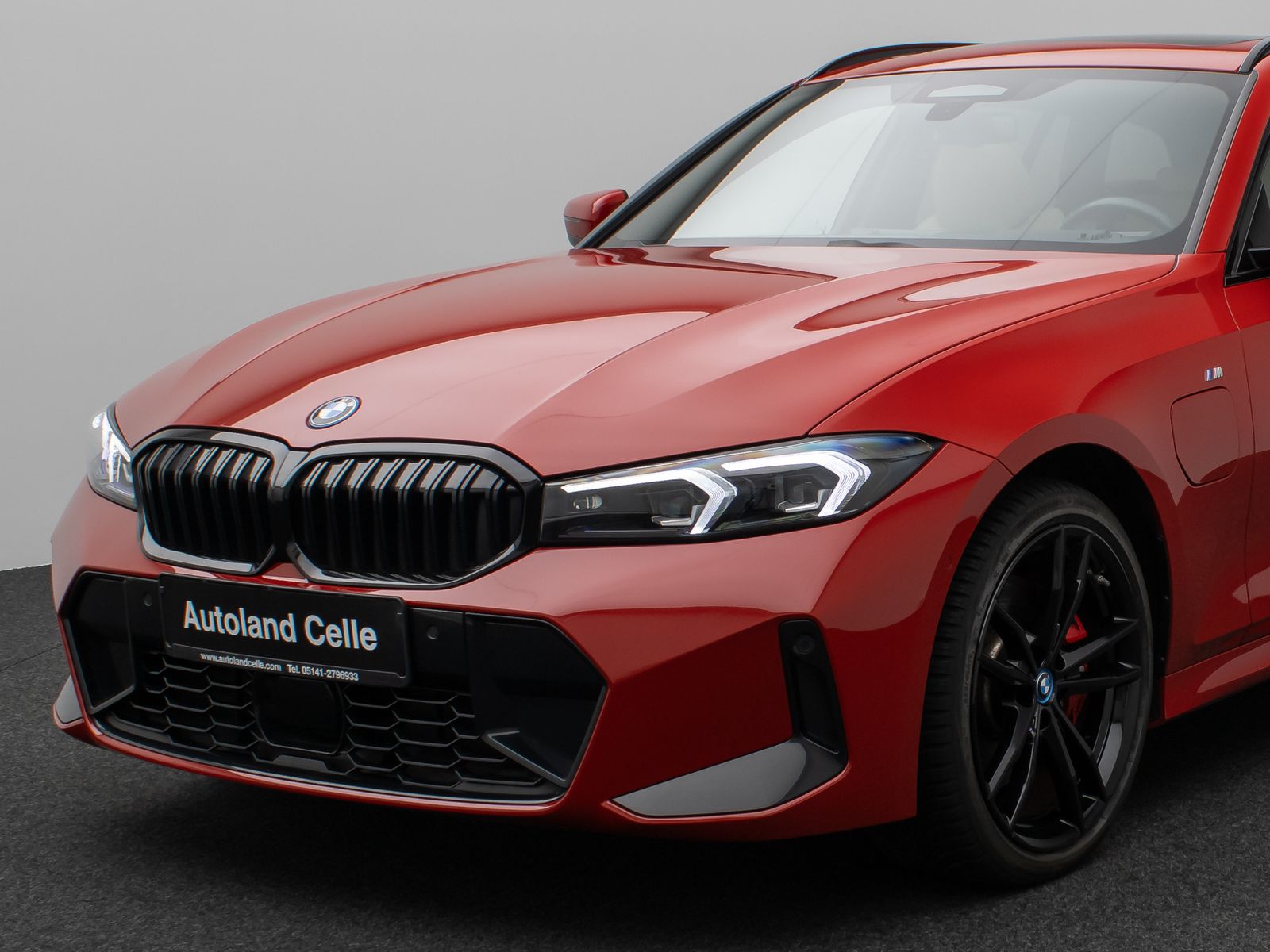 Fahrzeugabbildung BMW 330e M Sport Pro Panorama Kamera HUD H/K Komfort