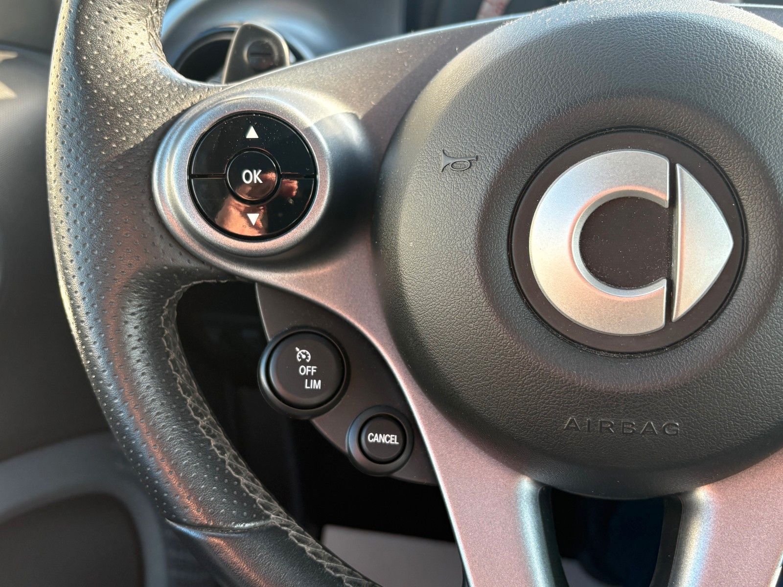 Fahrzeugabbildung Smart ForTwo Coupé Aut. Leder SPORTPAKET 90PS Panorama