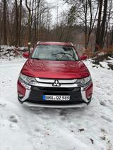 Mitsubishi Outlander 2.2 DI-D Plus ClearTec 4WD Plus - Mitsubishi Outlander Plus mit Diesel-Antrieb