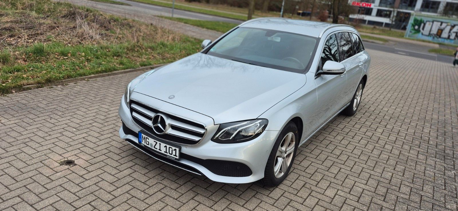 MERCEDES-BENZ E 200 d T Autom. -
