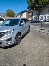 Ford Edge 2,0 l TDCi  - silberne Ford Edge