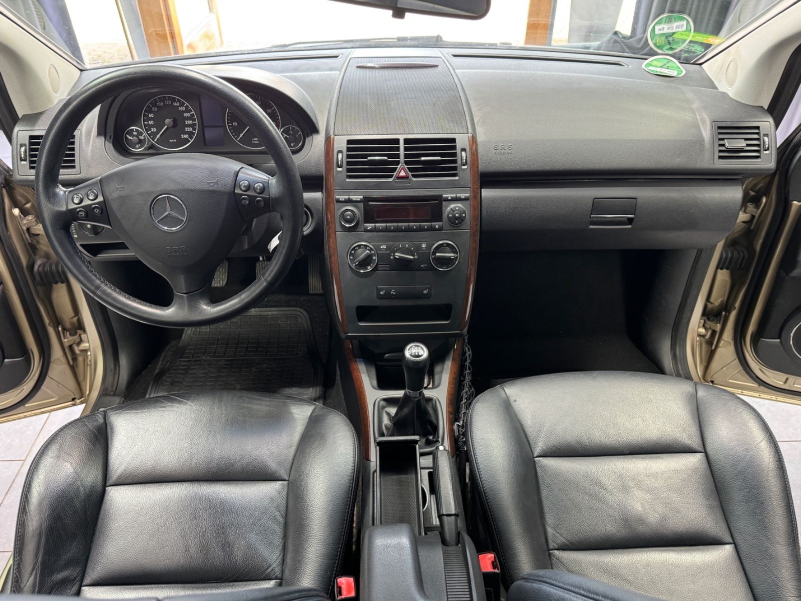Fahrzeugabbildung Mercedes-Benz A 170|LEDER|TÜV 11/2025