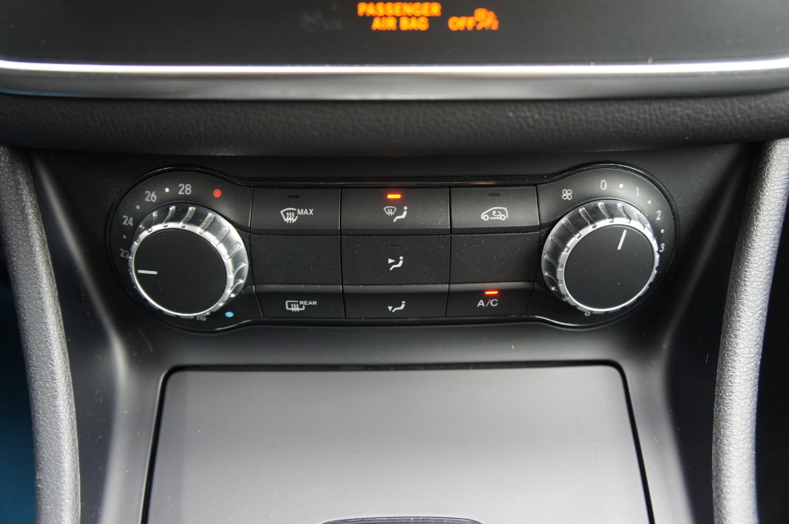 Mercedes-Benz GLA 200 Urban *BI-XENON*NAVI*KLIMA*PDC*SHZ*