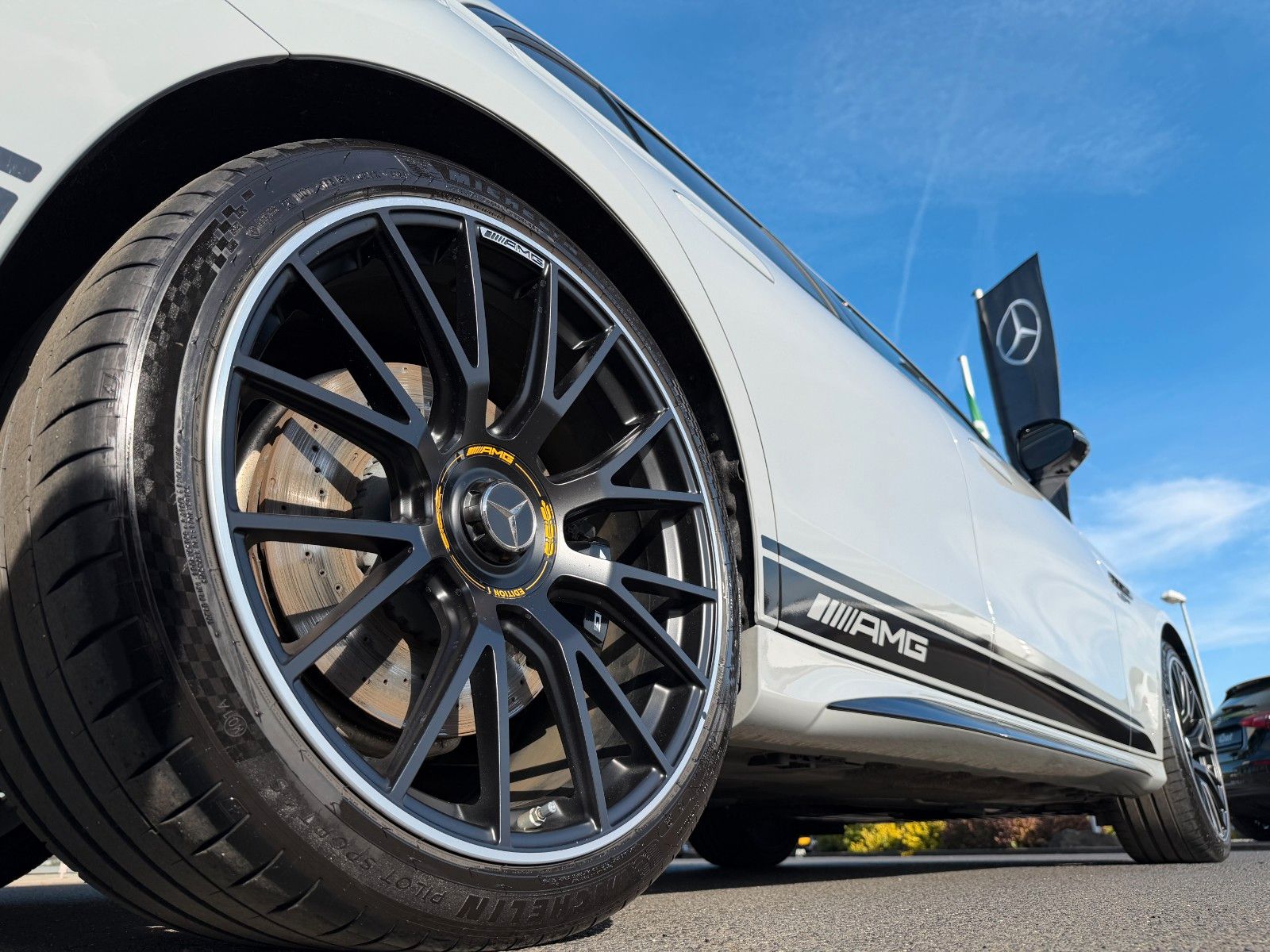 Fahrzeugabbildung Mercedes-Benz E 53 AMG 4M Edition1 PremiumPlus+Carbon+21"+Voll