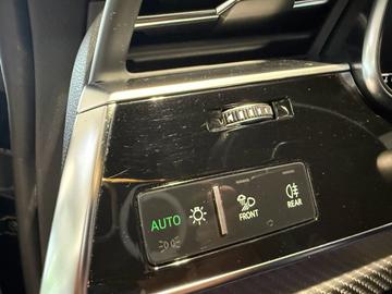 2021 AUDI RSQ8 — миниатюра 20