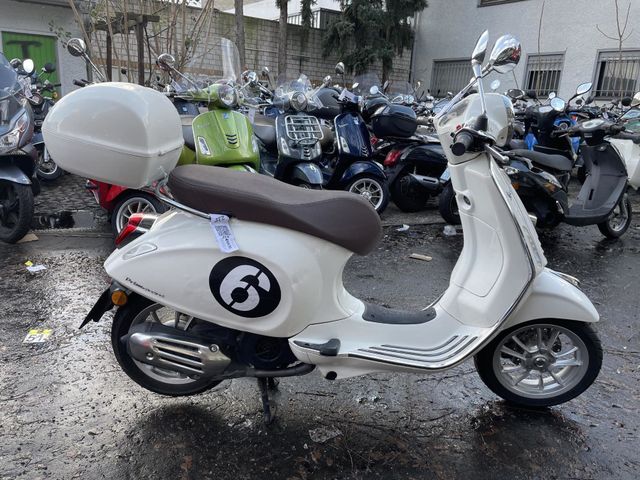 Vespa Primavera 125 GELEGENHEIT mit Beule