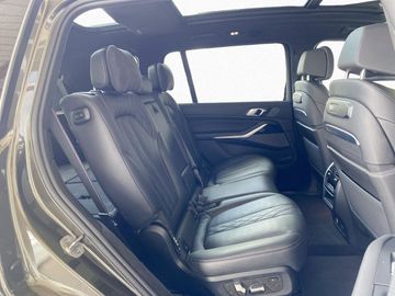 BMW X7 - 11
