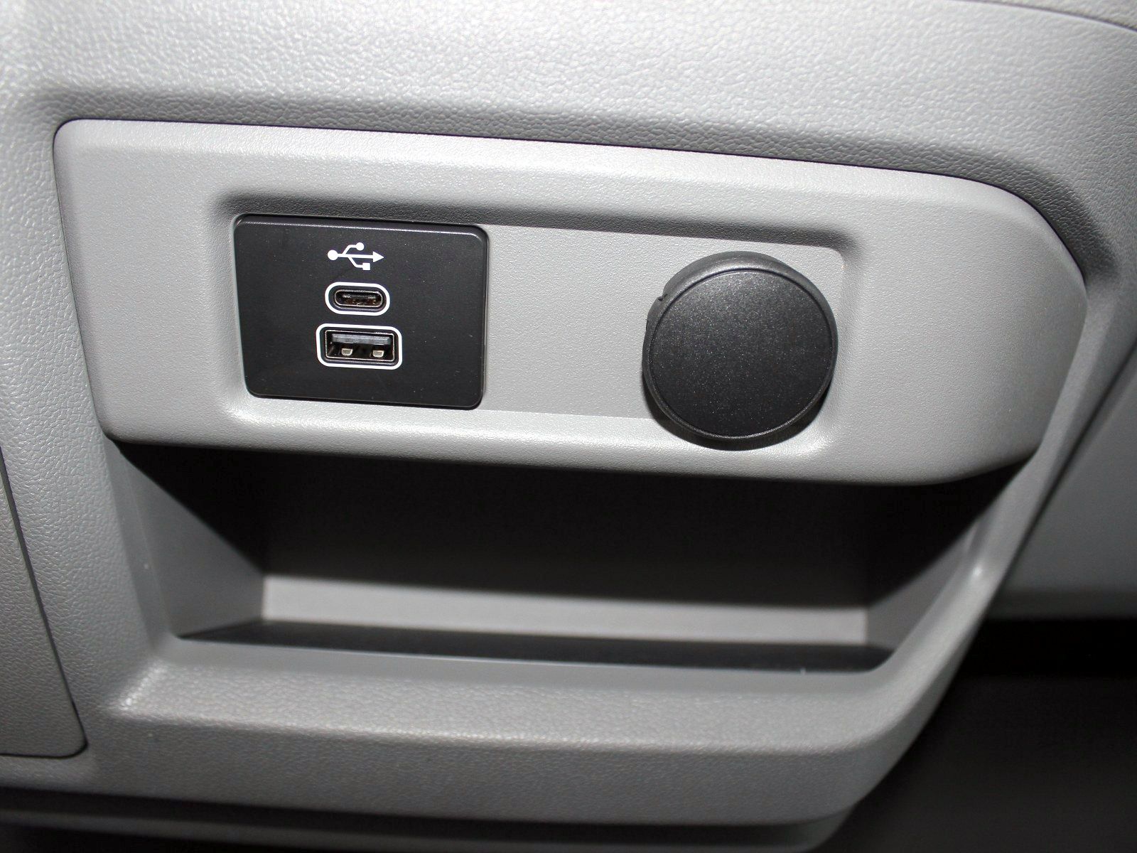 Fahrzeugabbildung Ford Transit Custom 320 L1 Trend FWD Plug-in Hybrid