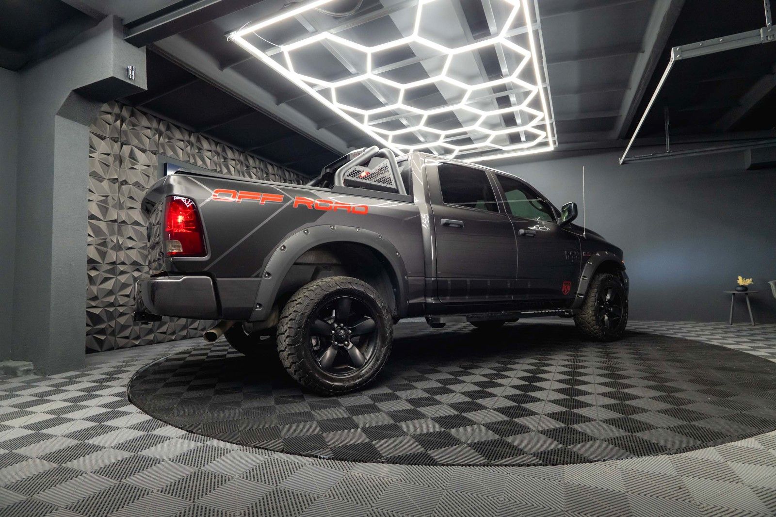 Fahrzeugabbildung Dodge RAM 5.7 V8 HEMI 4x4 OFFROAD Night-Paket *LED*AHK