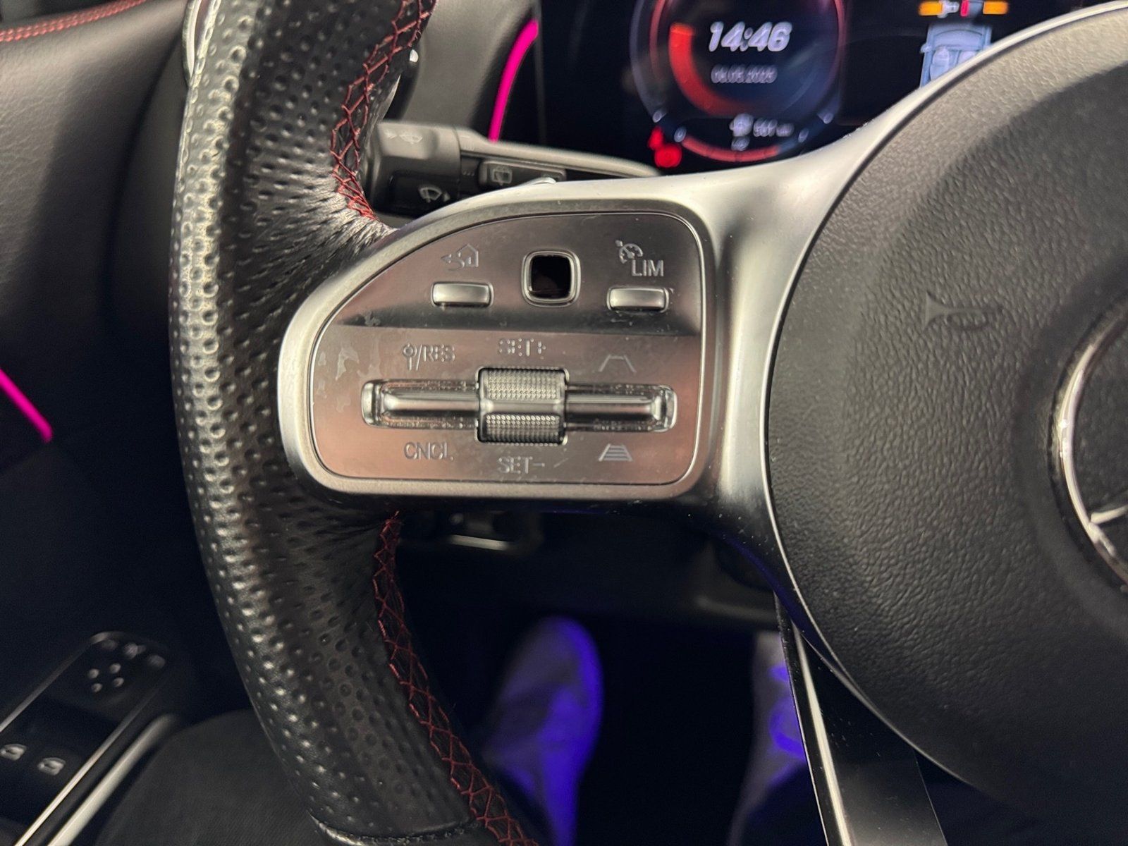Fahrzeugabbildung Mercedes-Benz GLB 220 d 4M AMG*AHK*Distro*Totwink*LED*Kamera*