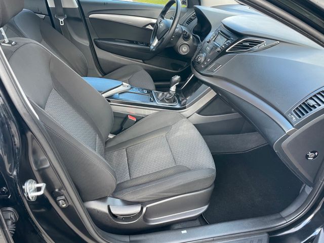 Fahrzeugabbildung Hyundai i40 Comfort(Tüv&Insp.neu)