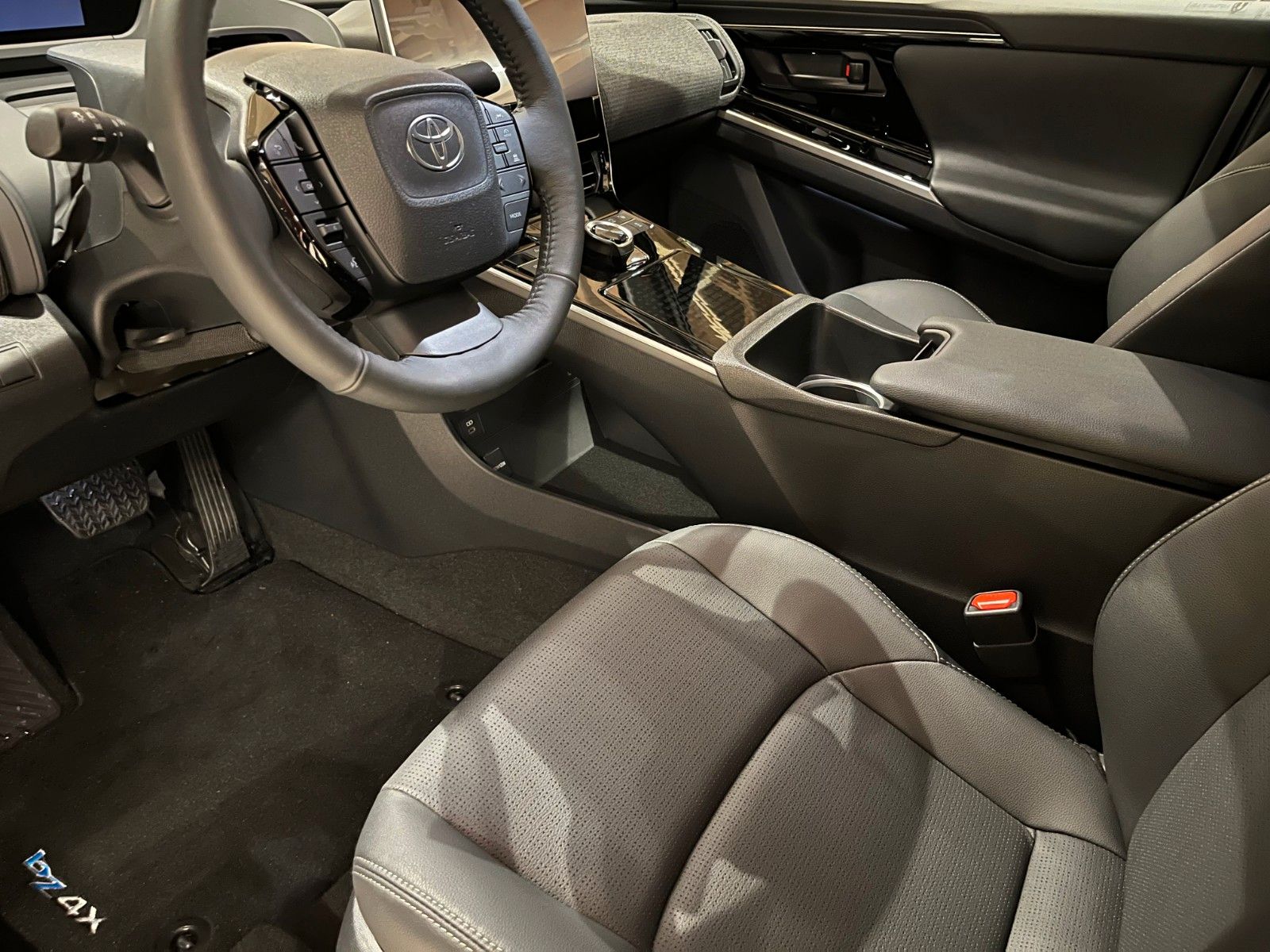 Fahrzeugabbildung Toyota bZ4X FWD Lounge jetzt noch mit 0% Finanzieren