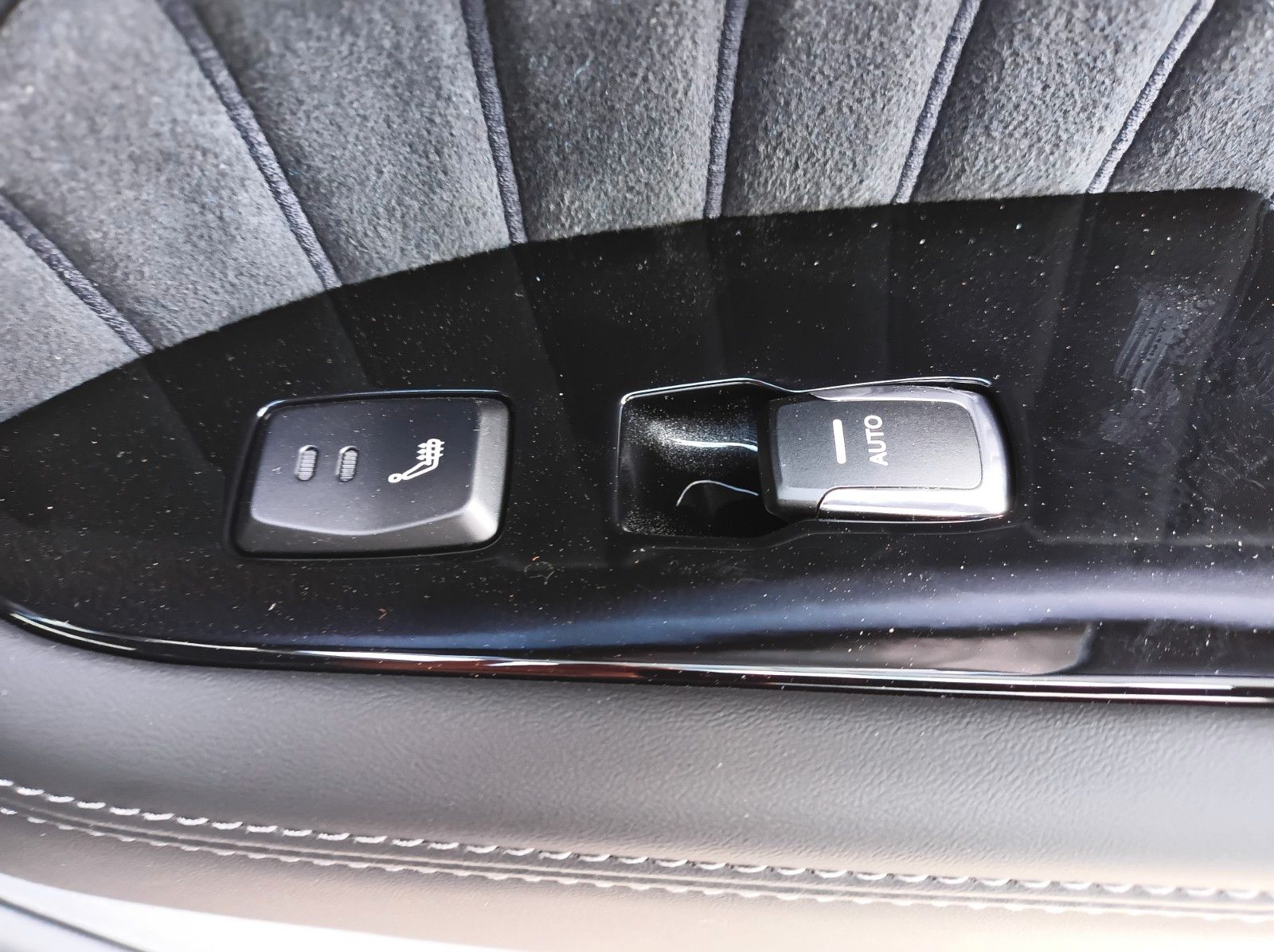 Fahrzeugabbildung KGM REXTON+BLACK+20ZOLL+PANO+360°+KAMERA+LEDER+
