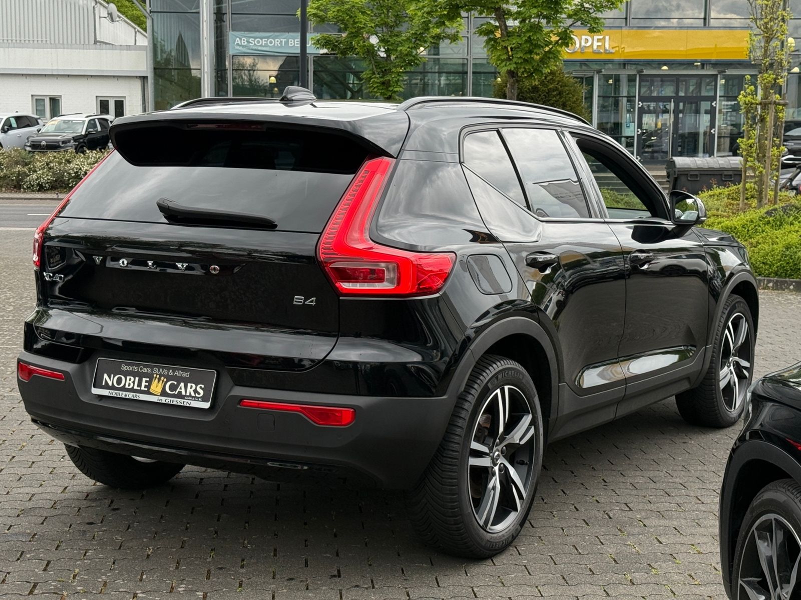 Fahrzeugabbildung Volvo XC40 R Design H/K ACC AHK KAM