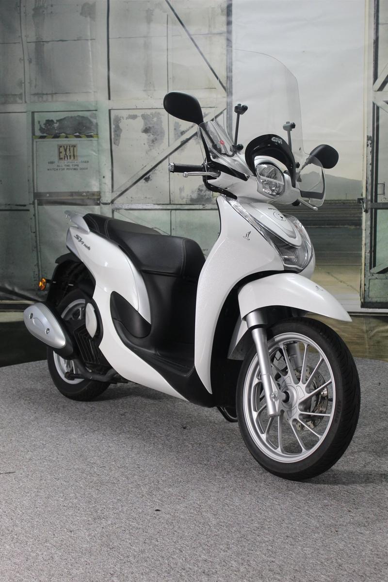 Honda SH125 mode mit Scheibe
