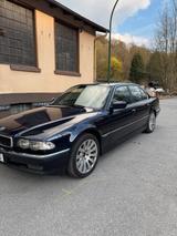 BMW E38 728i Facelift - BMW 728: 728i E38