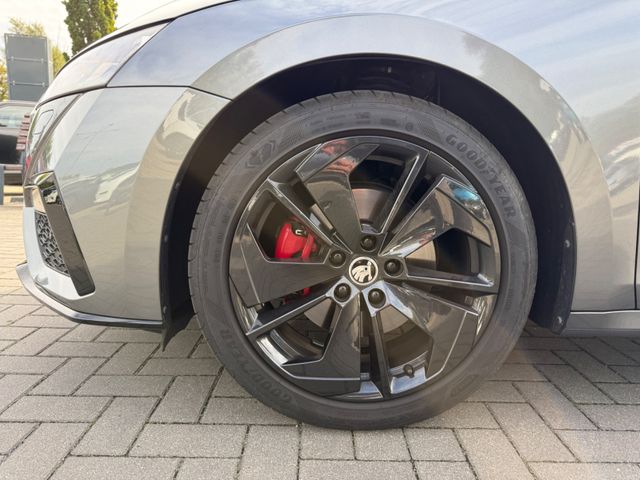 Skoda Octavia Combi RS-LED-AHK-SHZ-CarPlay-Ambi