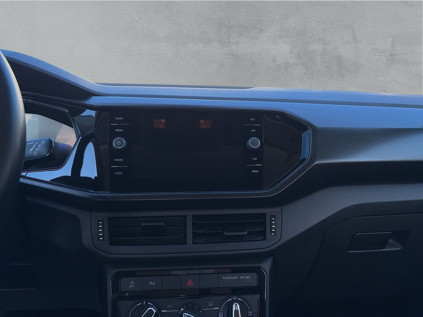Fahrzeugabbildung Volkswagen T-Cross 1.0 TSI Life ACC AppConnect LED
