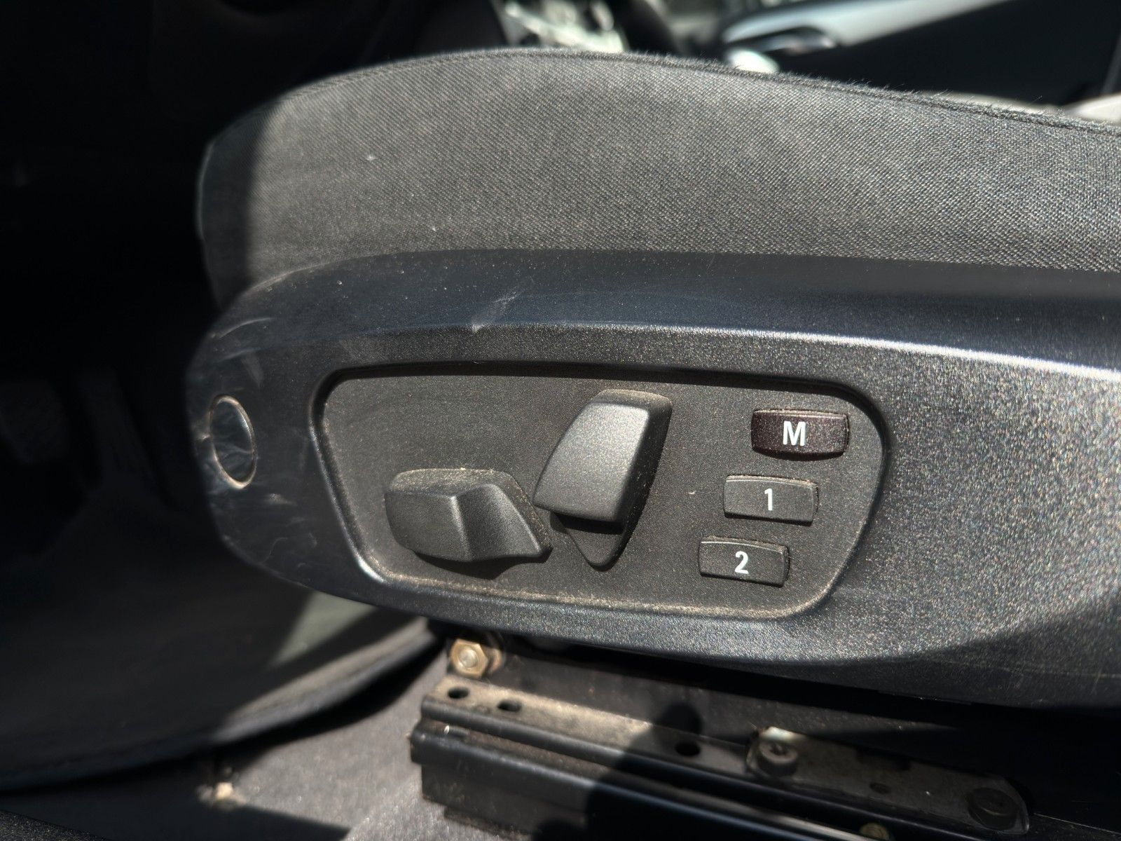 Fahrzeugabbildung BMW X1 18d sDrive *Kamera*Bi-Xenon*Elektr.Sitze*ACC