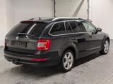 Skoda Octavia Elegance Bi-Xenon/Navi/SHZ/PDC/AHK/17-LM - Skoda Octavia Elegance mit Benzin-Antrieb