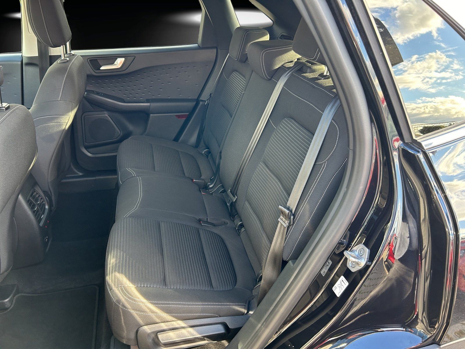 Fahrzeugabbildung Ford Kuga Titanium PHEV AHK-abnehmbar Navi Soundsyste