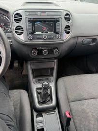 Volkswagen Tiguan - 11