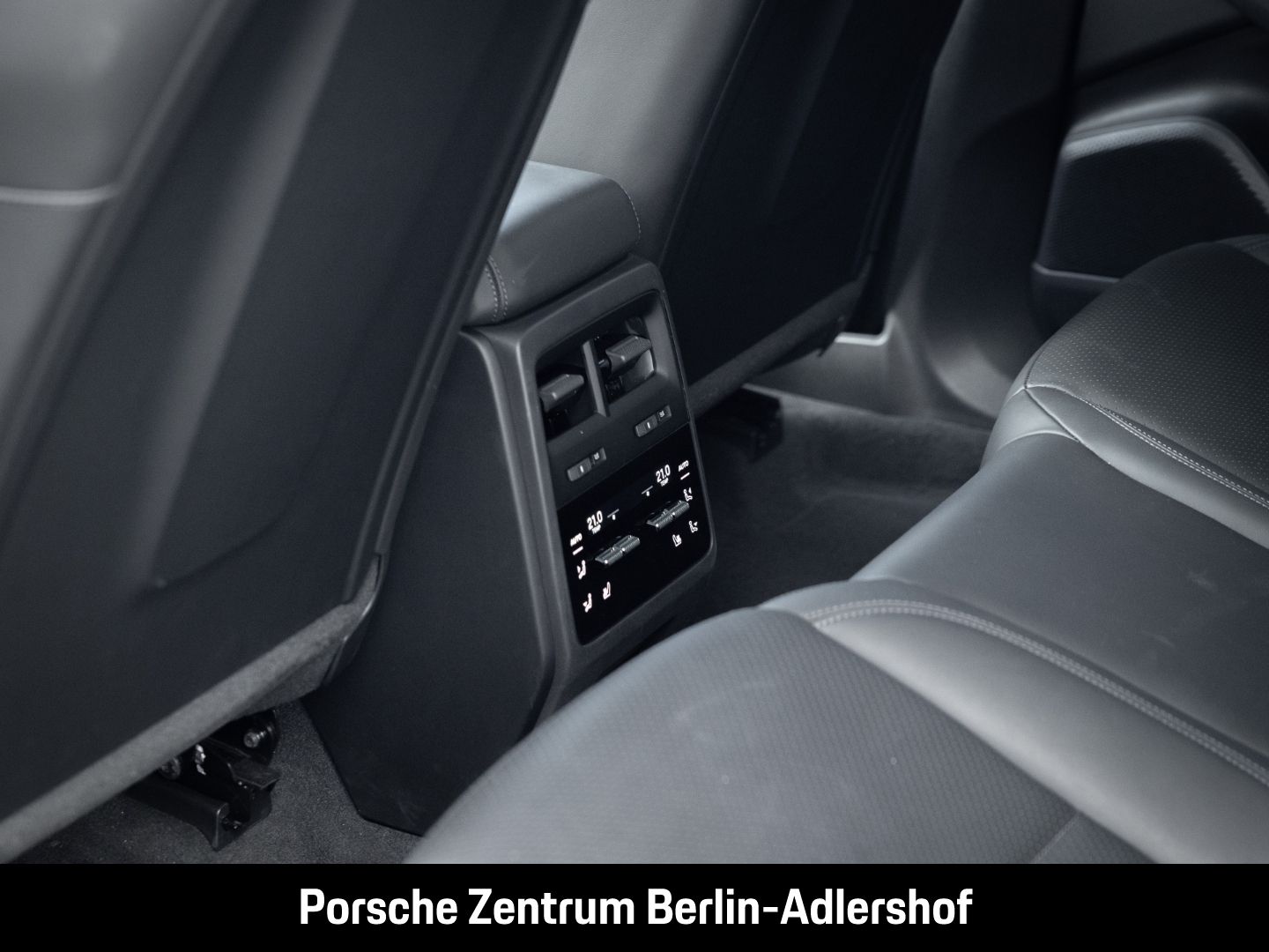 Porsche Macan 4 InnoDrive HA-Lenkung HeadUp Luftfederung foto 25