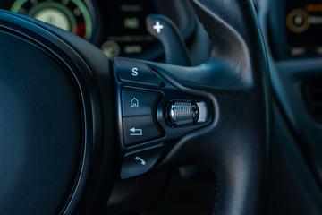 صورة مصغرة 28 لـ 2016 Aston Martin DB11