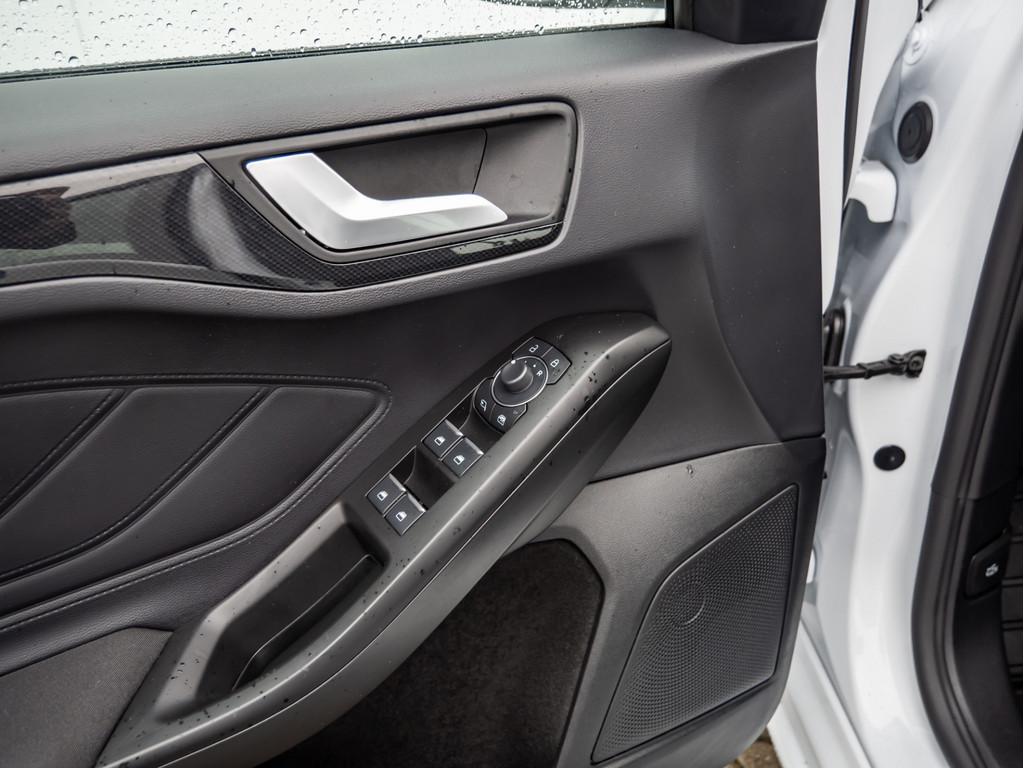 Ford FOCUS ST-LINE MHEV KAMERA NAVI ACC MATRIX-LED