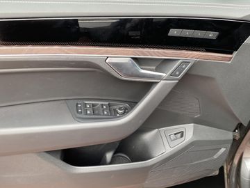 Volkswagen Touareg - 7