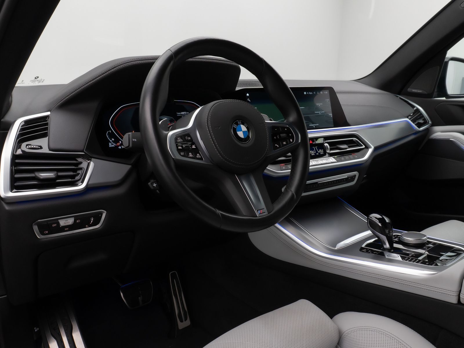 Fahrzeugabbildung BMW X5 xD30d M Sport 360°HUD DAB H/K ACC Komfort 21"