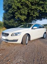 Volvo V60 D3 Scheckheft - gebrauchte Volvo V60 aus dem Jahr 2016