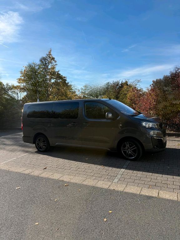 Image of Peugeot Traveller