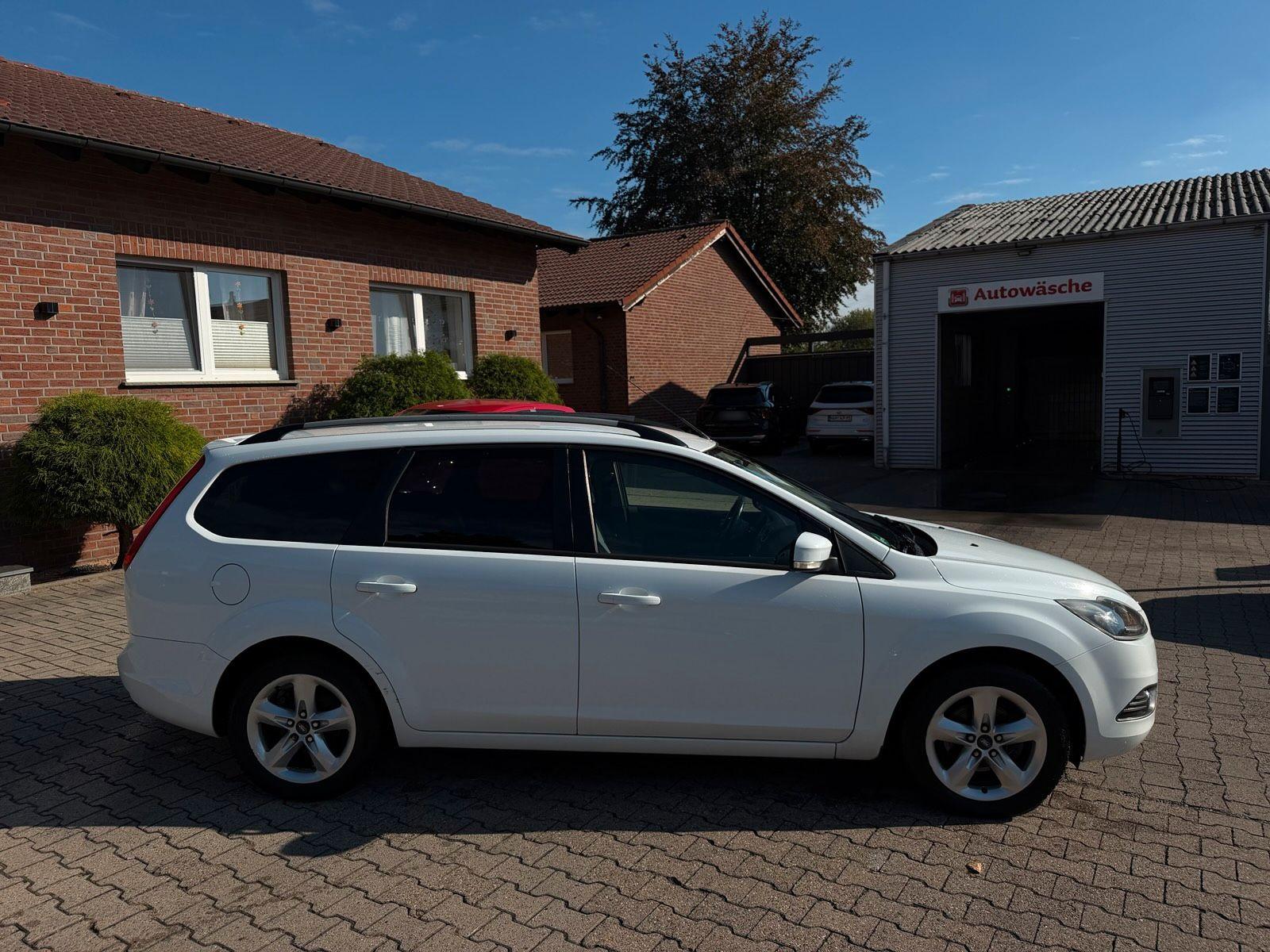 Ford Focus 2010 — engine 109 HP (80kW)