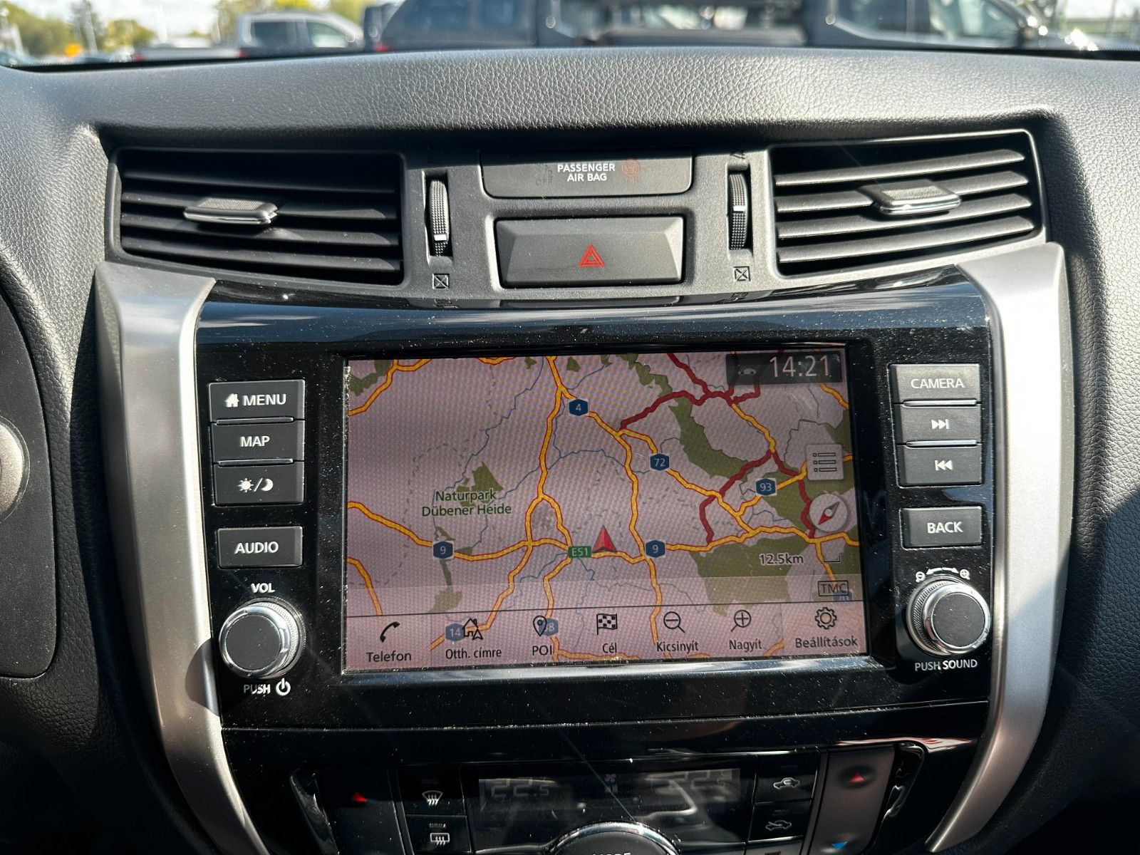 Fahrzeugabbildung Nissan Navara NP300 N-Guard 4x4 wie neu, Werksgarantie