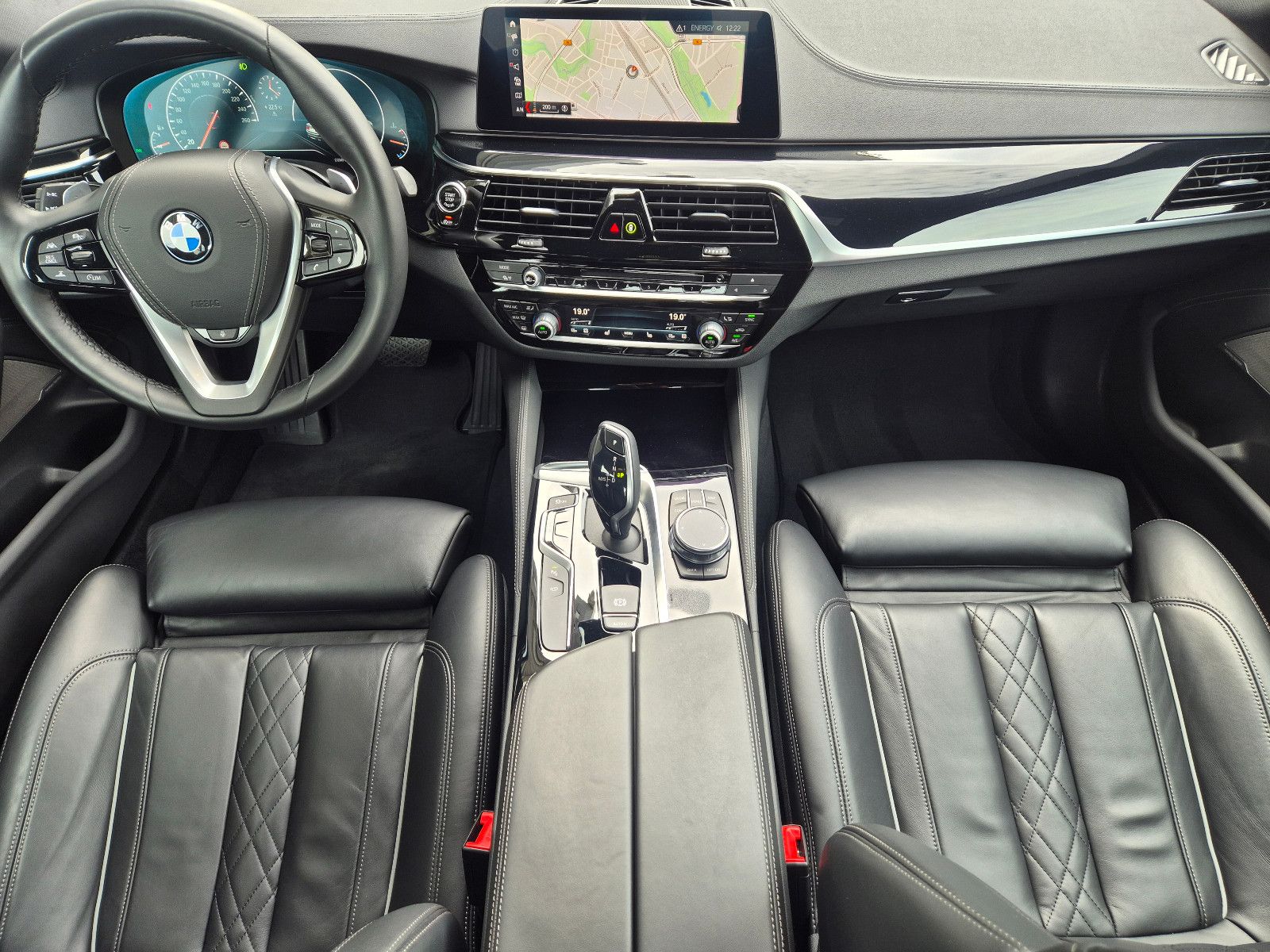 BMW 540i Luxury Line Head-Up Soft-Close Harman Kardo foto 12