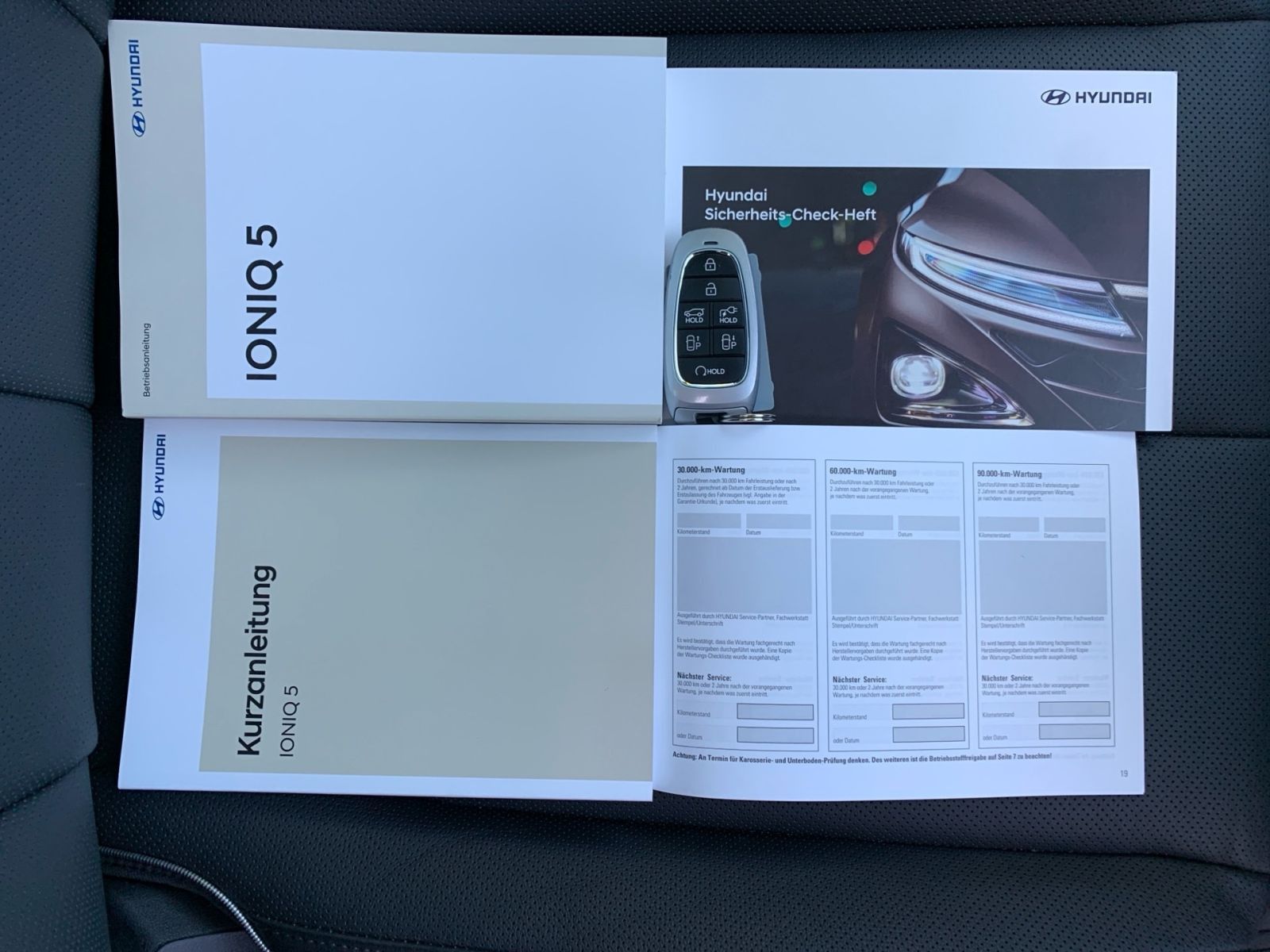 Fahrzeugabbildung Hyundai IONIQ 5 Uniq 77,4 kWh 4WD Assi 20Zoll Pano