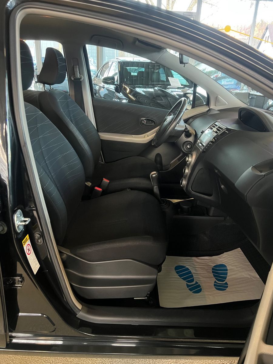 Fahrzeugabbildung Toyota Yaris Sol * TÜV/AU NEU *