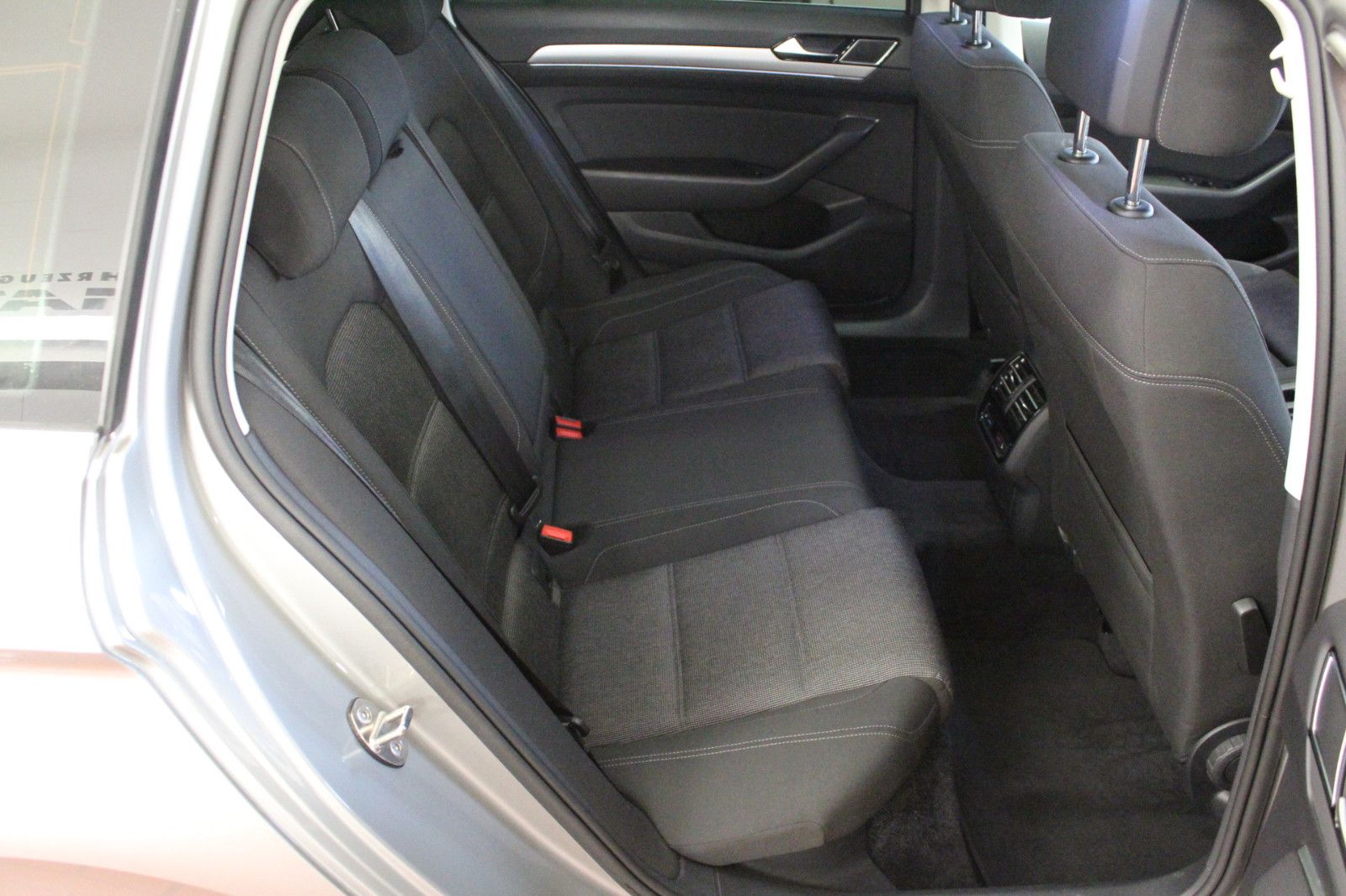 Fahrzeugabbildung Volkswagen Passat Variant 1.8 TSI DSG Comfortline Variant