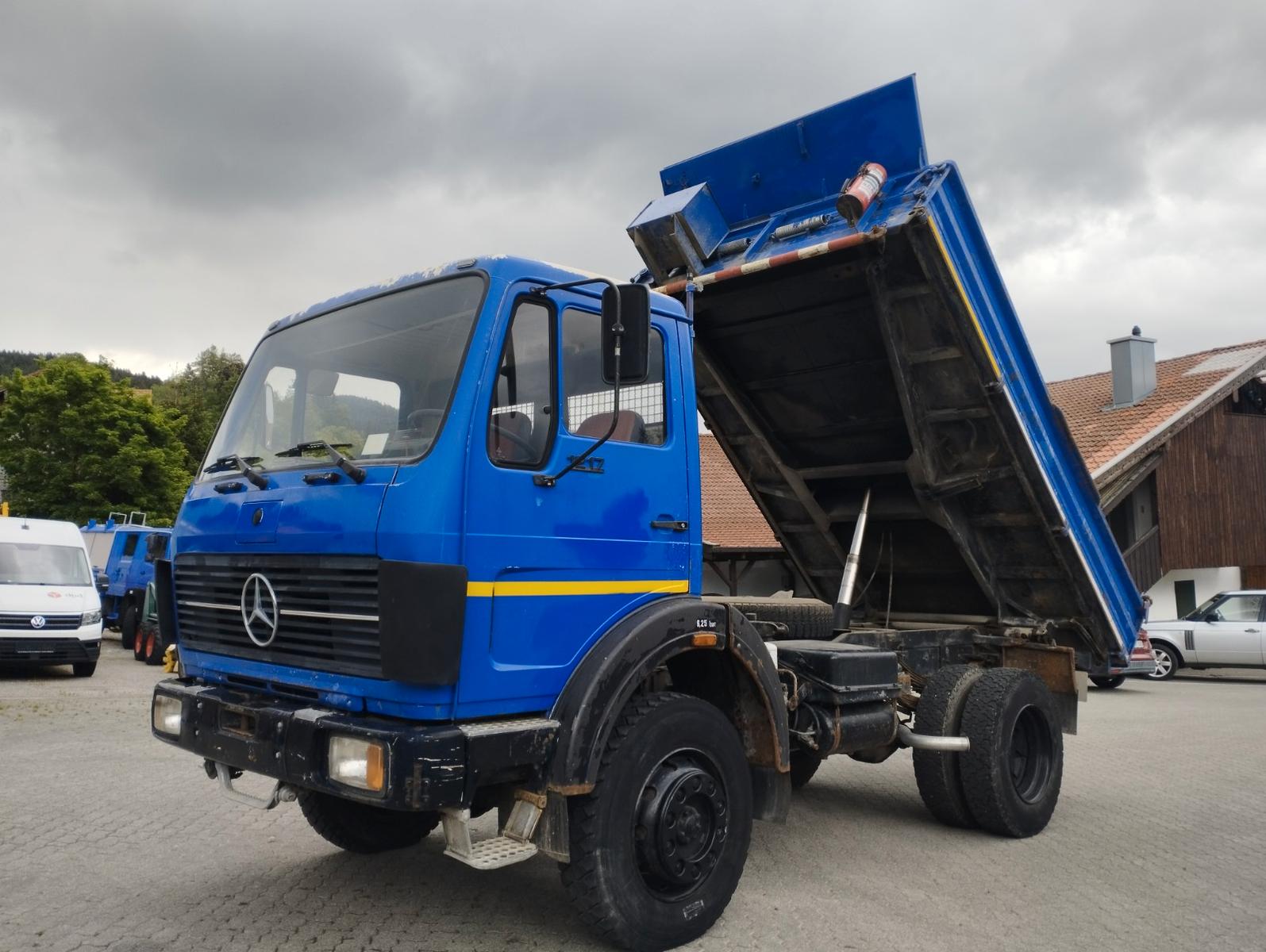 Mercedes-Benz 1217 AK Allrad Dreiseitenkipper