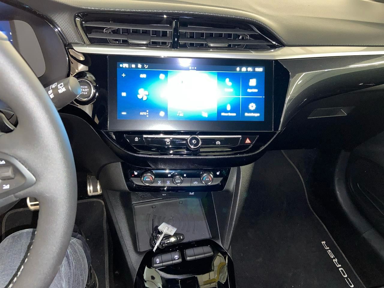 Fahrzeugabbildung Opel Corsa F GS 1.2L 130 PS Automatik/NAVI/Allwetter!