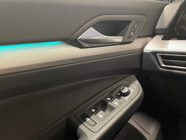Golf VIII Variant Life 2.0 TDI DSG LED SHZ ACC R
