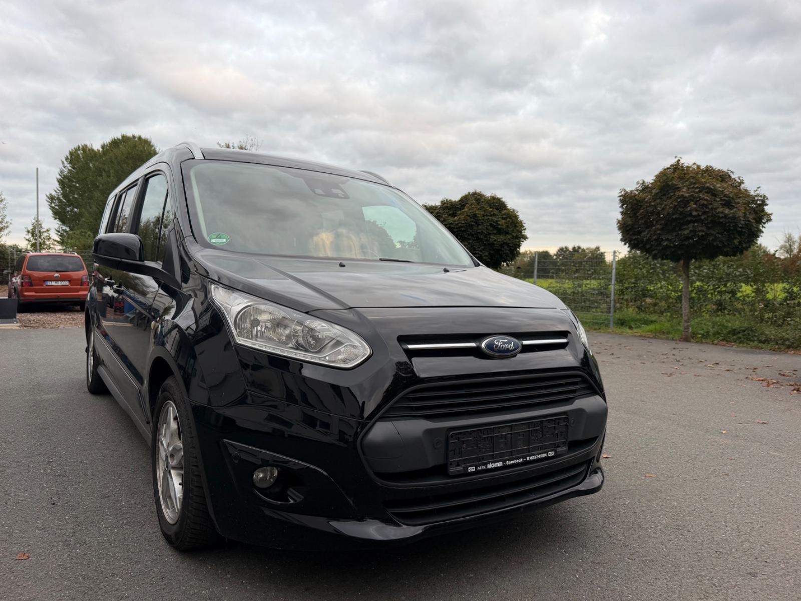 Ford Grand Tourneo