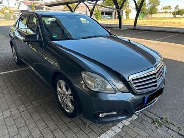 Mercedes E 200 - 2