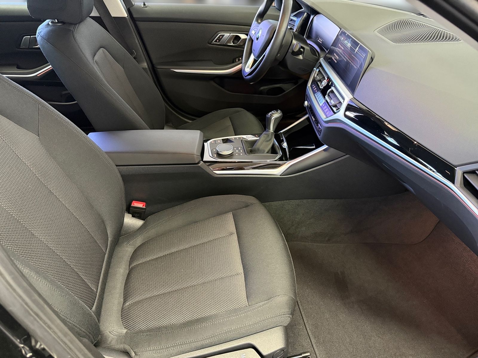 BMW 318dLim.*LED*Navi*LiveCockpit*Kamera*DriveA.*PDC foto 17