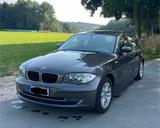 BMW 118i e87 - Facelift Limousine braun - BMW 118: 118i Facelift