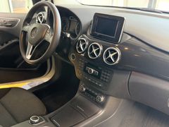 MERCEDES-BENZ B220 4Matic/KAMERA/ILS/TOTWI/