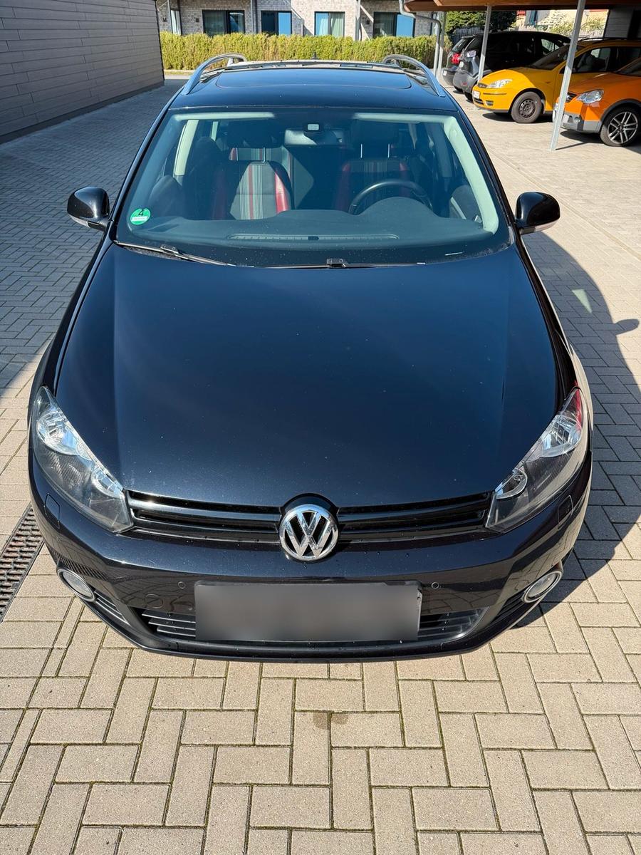 Volkswagen Golf 2013 — interior