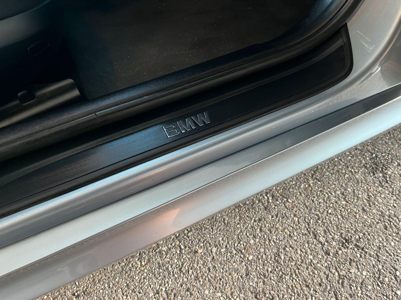 BMW 318 2010 — photo 14