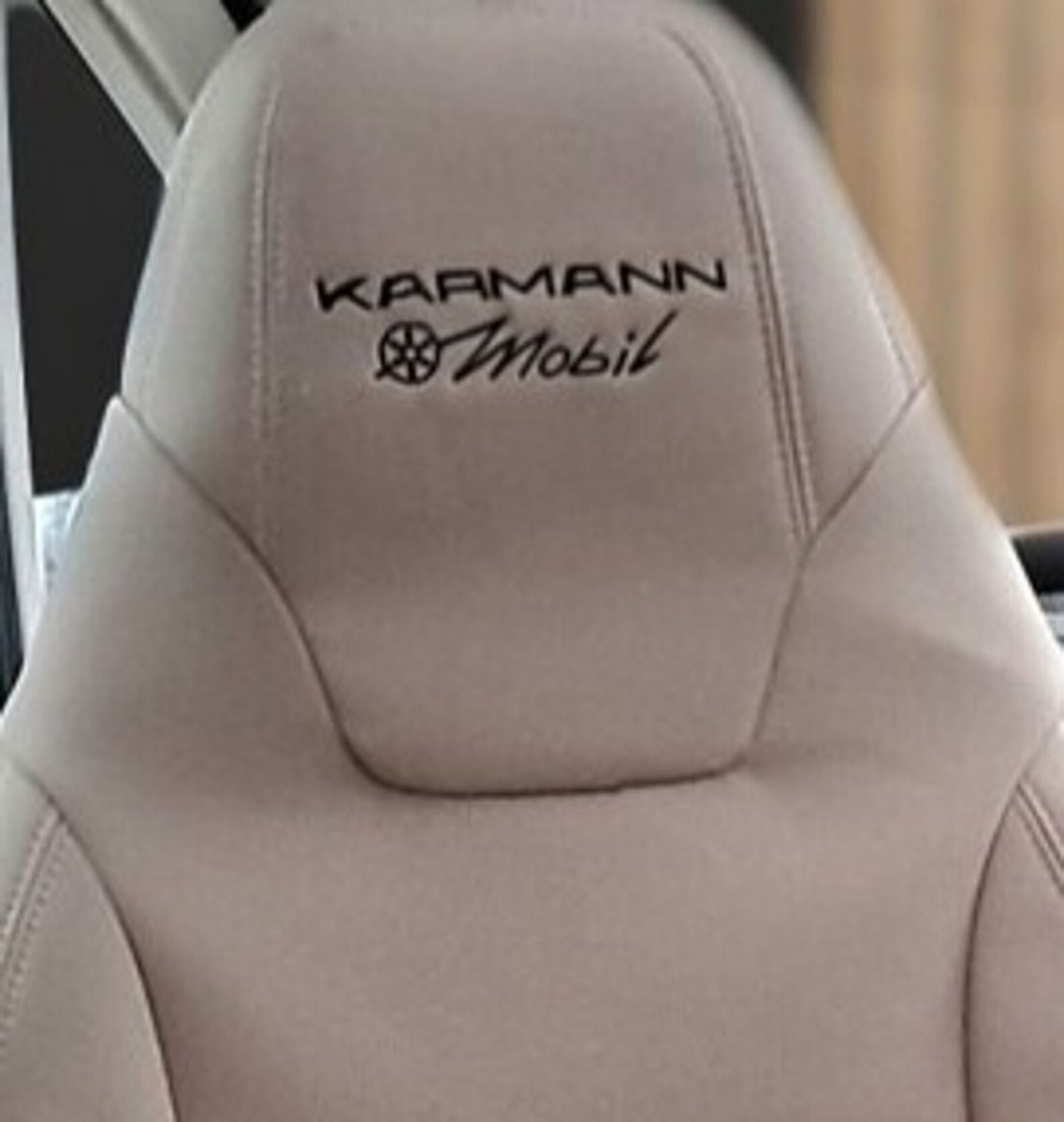 Fahrzeugabbildung Karmann Dexter 4x4 DE 560 AW Allrad, Alufelgen, RFK TZ